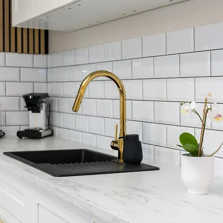 Modern Center By Renters