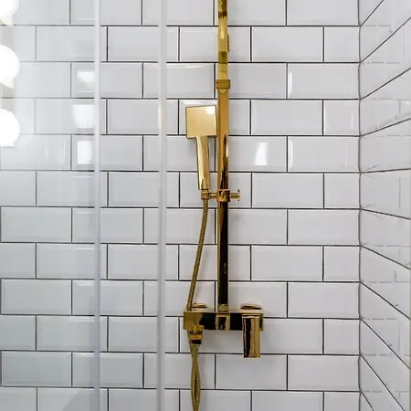 Modern Center By Renters