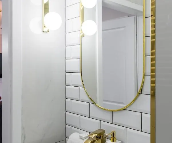 Modern Center By Renters Appartamento